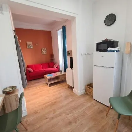 Charming In Heart Of Near Cathedral And Shops Apartment
